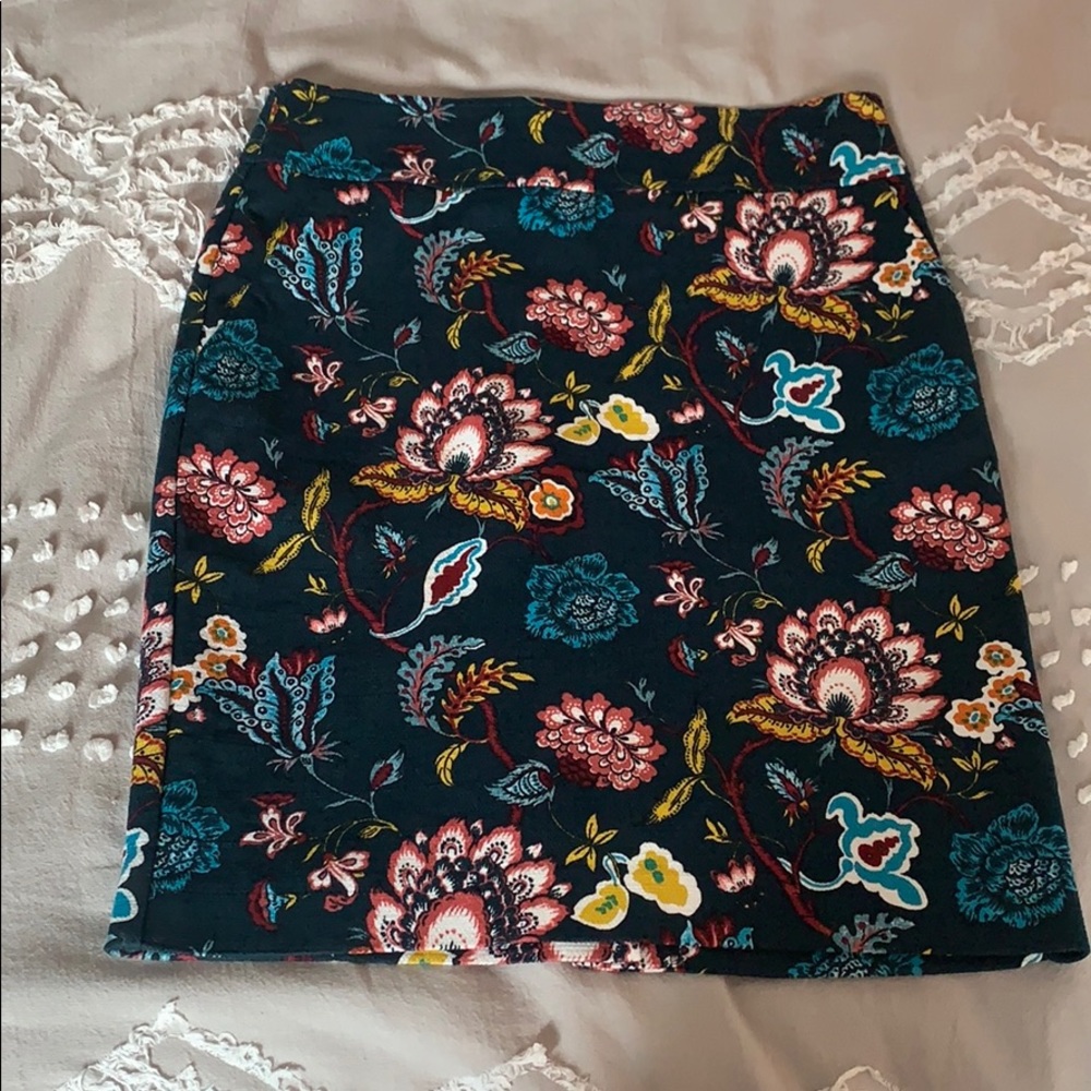 NWOT LOFT Pencil Skirt